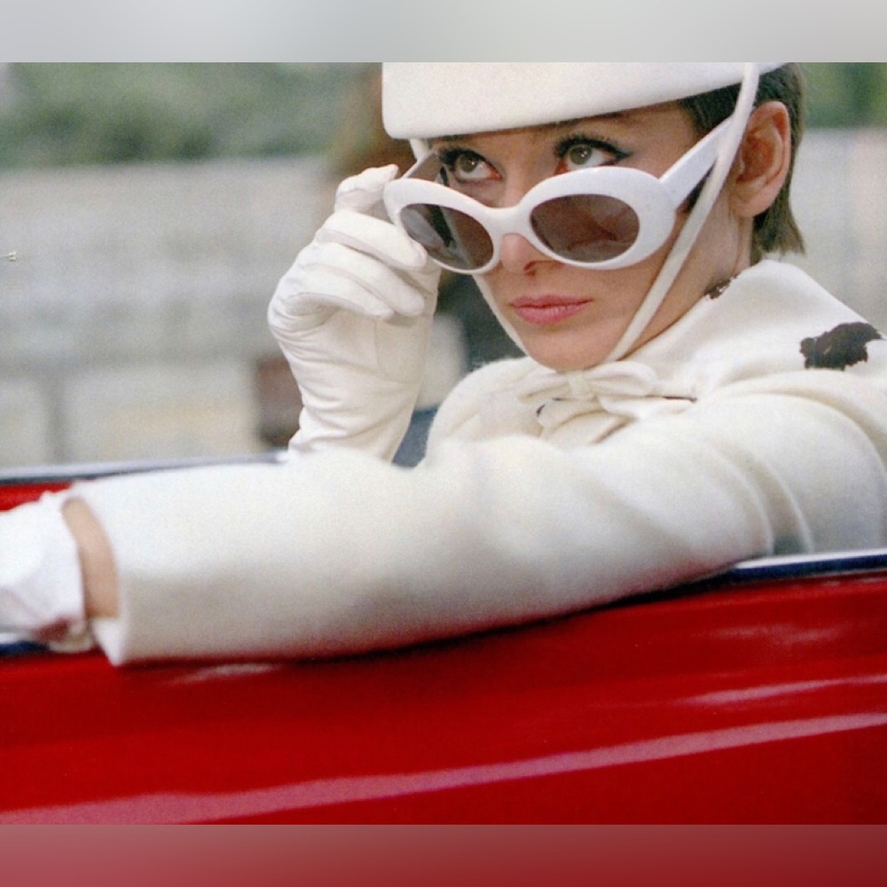 Azzedine.Alaia 50mm round sunnies.  Polarized lenses.  White.